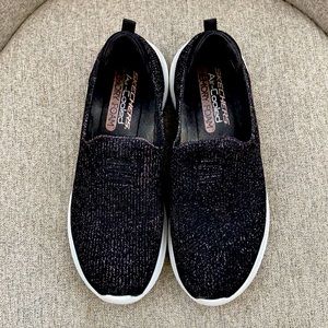 Skechers Black w/ pink specks. Sz 8